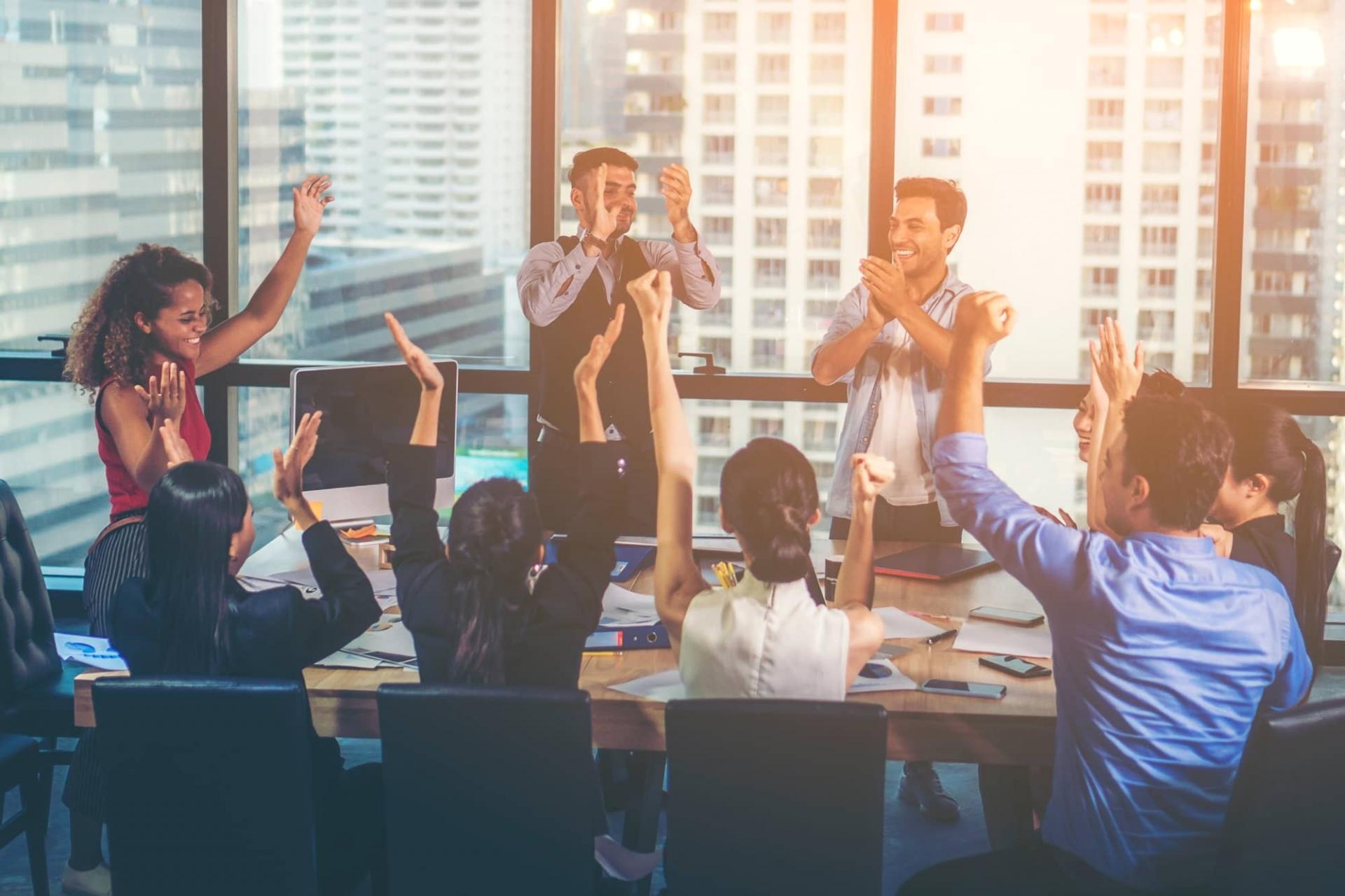 Sesiune practică de analiză financiară cu date reale de piață